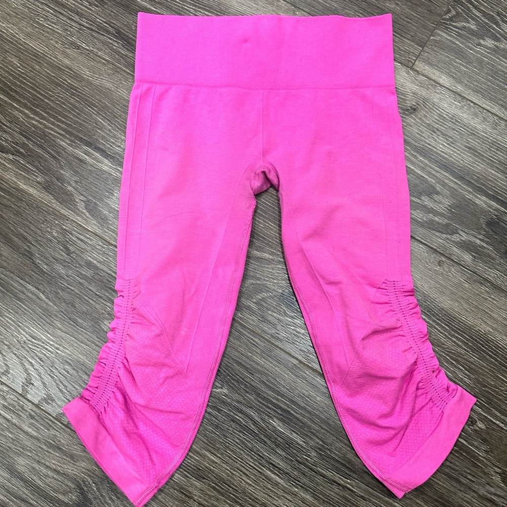 Lululemon women’s in the flow, crop ratchet leggings